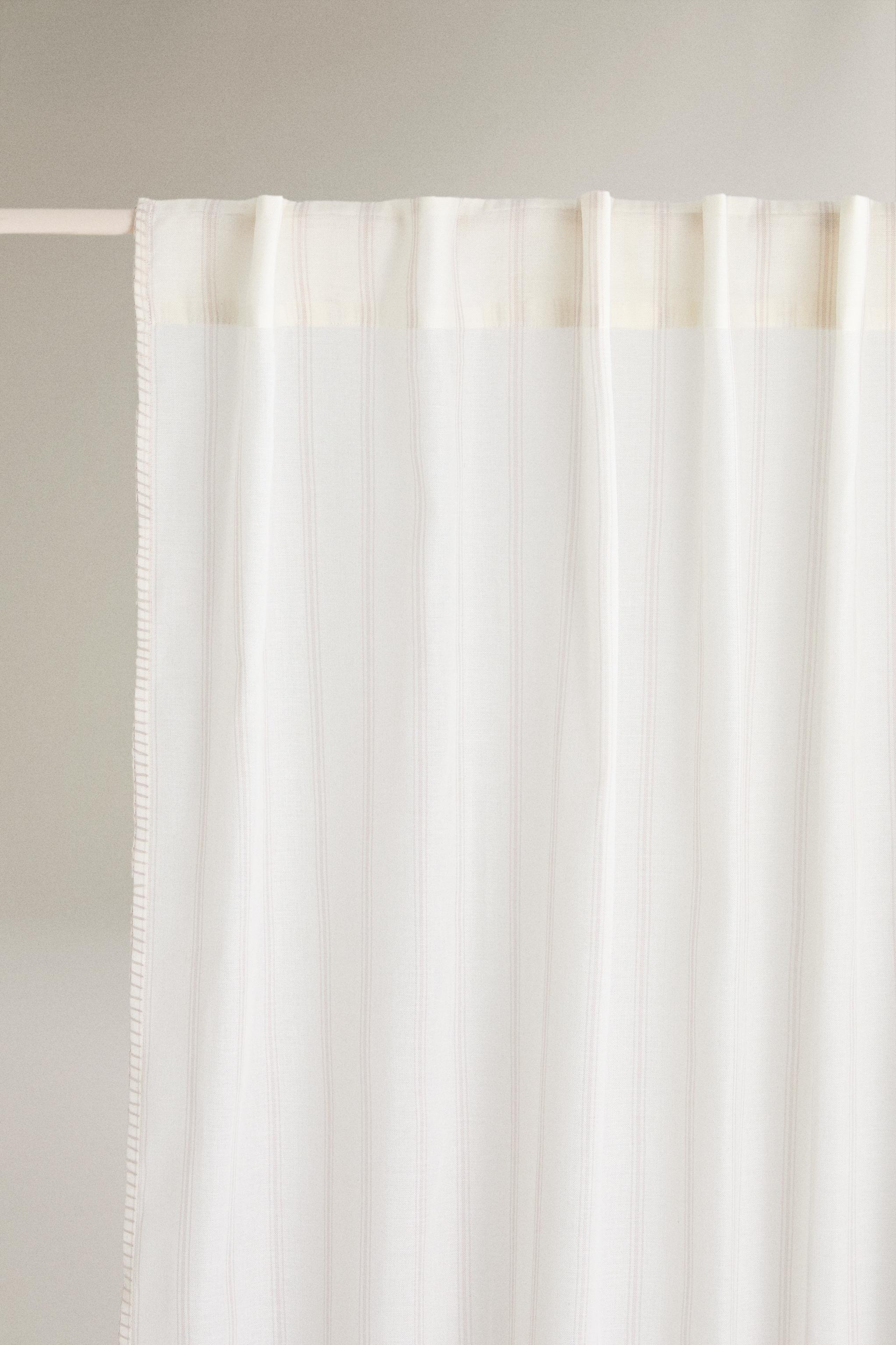 CHILDREN'S STRIPED CURTAIN